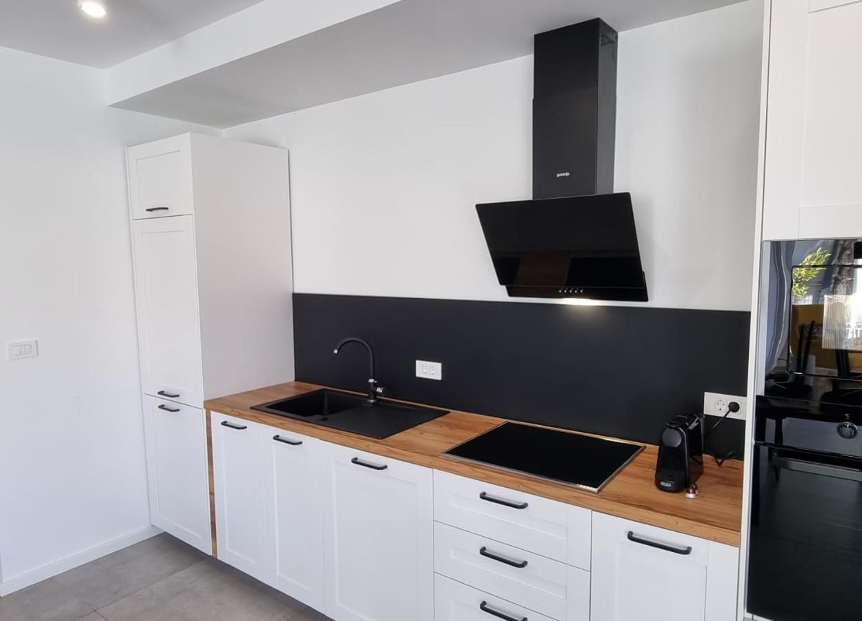 Seabreeze Luxury Apartments Njivice Quarto foto